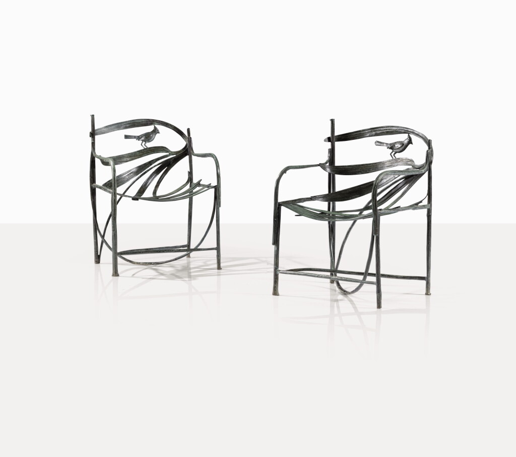 View full screen - View 1 of Lot 145. Paire de fauteuils Williamsburg.