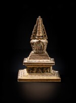 Stupa en cuivre doré repoussé, dynastie Qing, XVIIIe siècle | A gilt-copper repoussé Stupa of Many Doors, Qing dynasty, 18th century