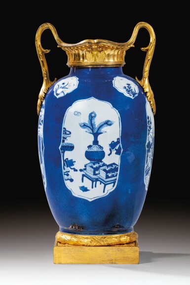 View full screen - View 1 of Lot 14. A BLUE AND WHITE CHINESE VASE, KANGXI (1662-1722), WITH LATE LOUIS XV GILT-BRONZE MOUNTS, CIRCA 1760 - 1770 | VASE EN PORCELAINE DE CHINE BLEU ET BLANC D'ÉPOQUE KANGXI (1662-1722) À MONTURE DE BRONZE DORÉ DE LA FIN DE L'ÉPOQUE LOUIS XV, VERS 1760-1770.