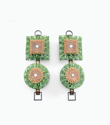 View full screen - View 1 of Lot 154. Paire d'appliques.