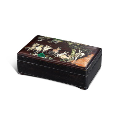 View full screen - View 1 of Lot 3894. A hardstone-inlaid zitan 'deer' box and cover, Late Ming dynasty | 明末 紫檀嵌百寶松鹿圖蓋盒.