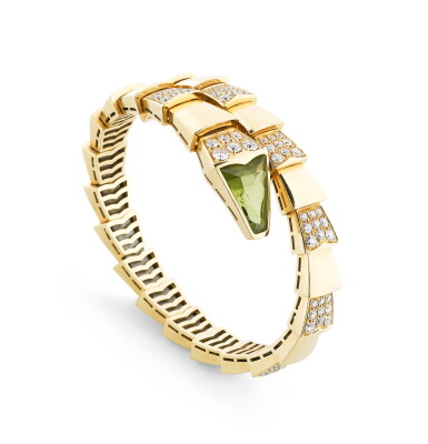View full screen - View 1 of Lot 138. Bracelet péridot et diamants "Serpenti" | Peridot and diamond bracelet, 'Serpenti'.