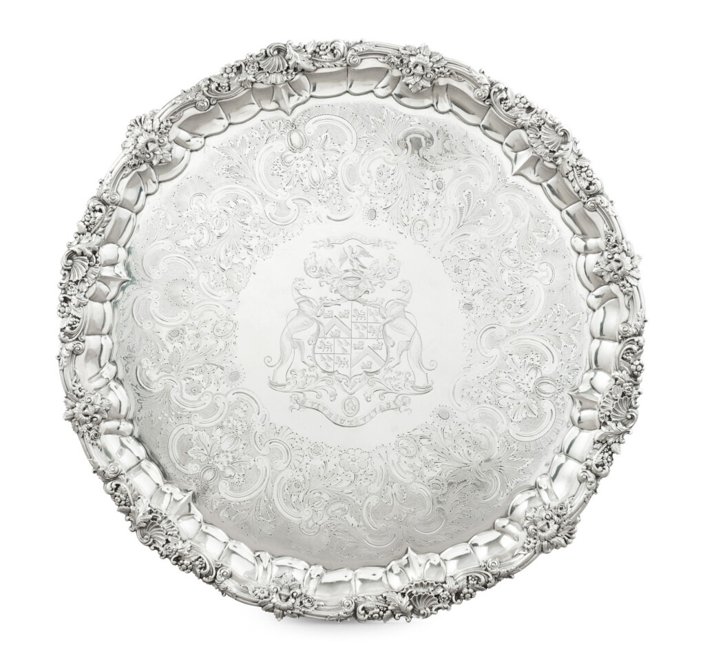 View full screen - View 1 of Lot 71. A large silver George IV salver, Rebecca Emes & Edward Barnard, London, 1825 | Grand présentoir rond en argent par Rebecca Emes et Edward Barnard, Londres, 1825.