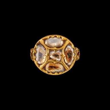 View full screen - View 1 of Lot 1039. A gold and diamond ring Hyderabad, South India, 19th century | 十九世紀 南印度海得拉巴 金嵌鑽石戒指.