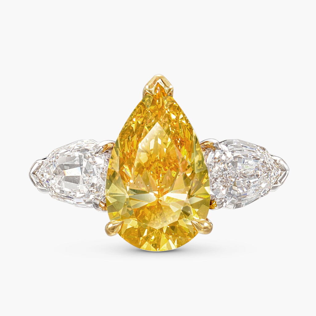 View full screen - View 1 of Lot 1767. Fancy Vivid Orangy Yellow Diamond and Diamond Ring | 3.13克拉 艷彩橙黃色鑽石 配 鑽石 戒指.