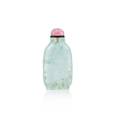 View full screen - View 1 of Lot 3021. An Aquamarine 'Three Friends of Winter' Snuff Bottle Qing Dynasty, 18th - 19th Century | 清十八至十九世紀 海藍寶雕歲寒三友圖鼻煙壺.