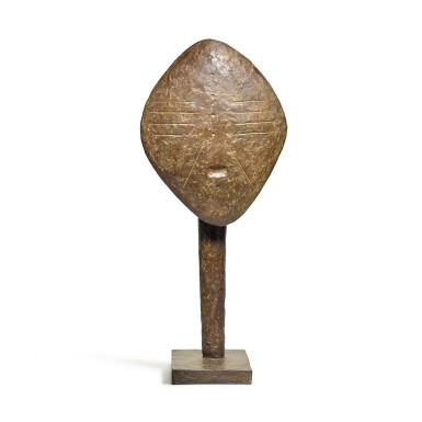 Voir en plein écran - Voir 1 du lot 648. Mask.