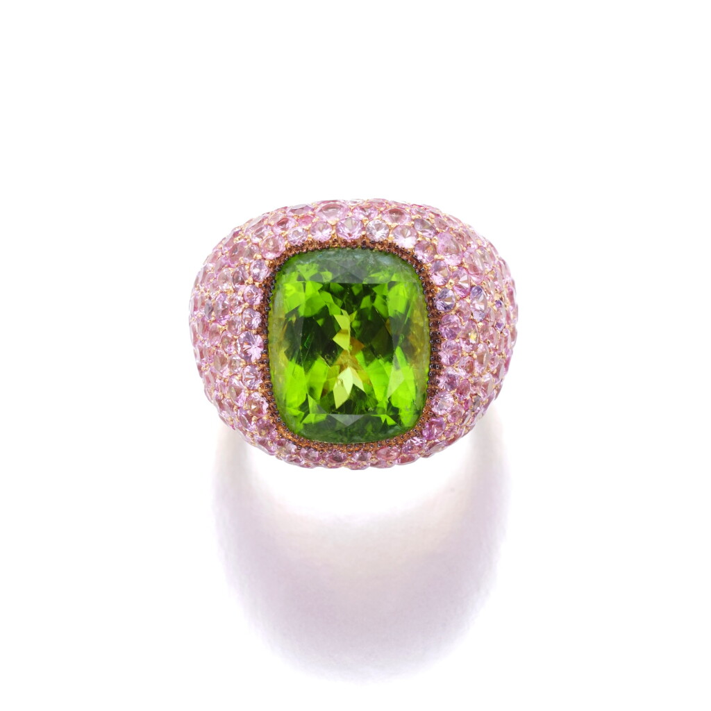 View full screen - View 1 of Lot 6. MICHELE DELLA VALLE | PERIDOT AND PINK SAPPHIRE RING.