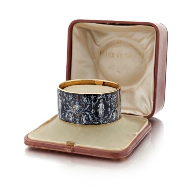 View full screen - View 1 of Lot 9. Gold and enamel Collier de chien (Collier de chien in oro e smalto).