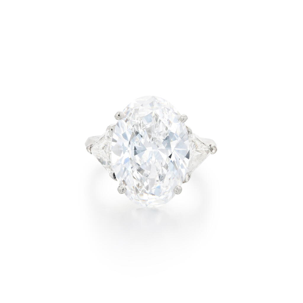 View full screen - View 1 of Lot 538. Diamond ring.