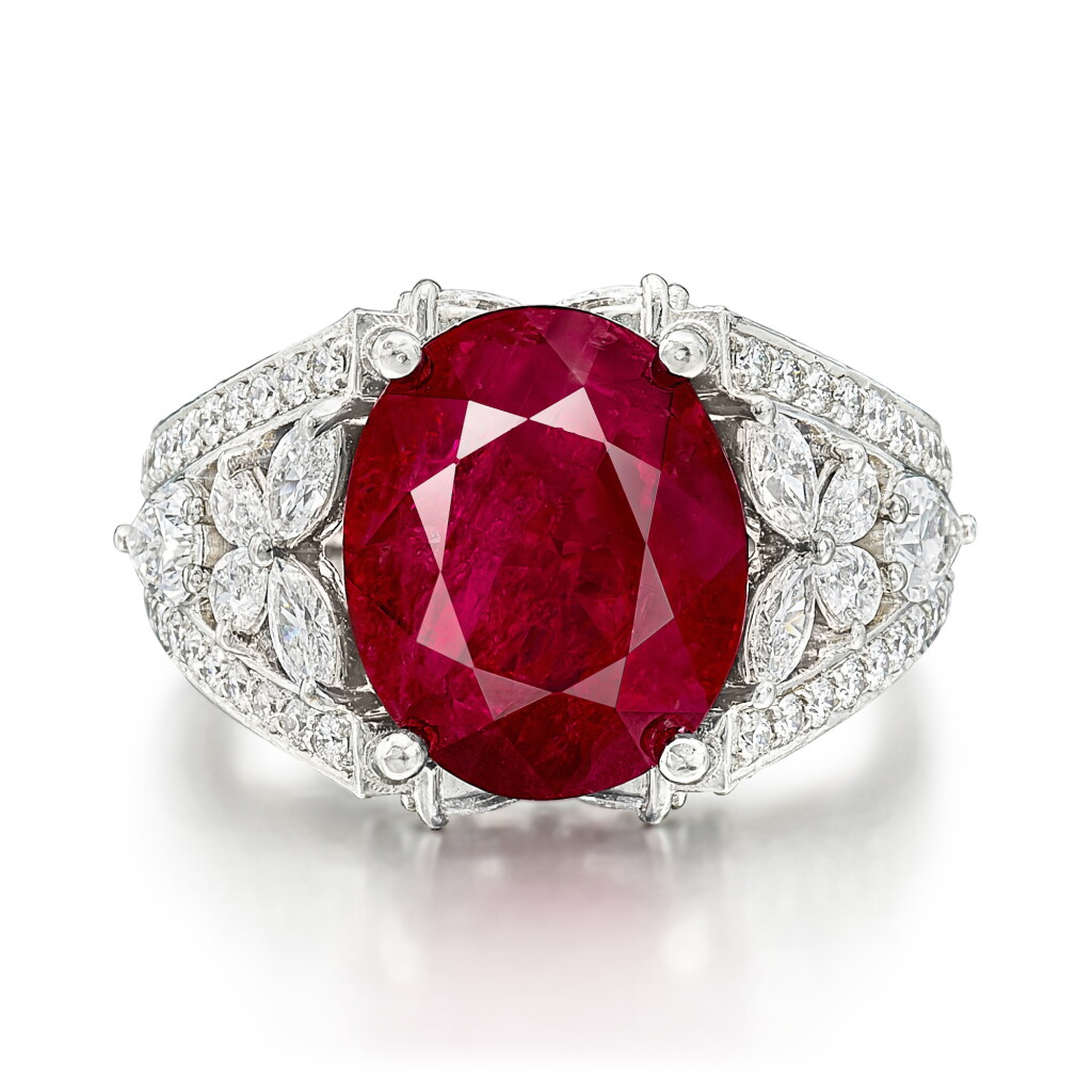 View full screen - View 1 of Lot 1238. RUBY AND DIAMOND RING | 8.80克拉 天然「緬甸」未經加熱紅寶石 配 鑽石 戒指.
