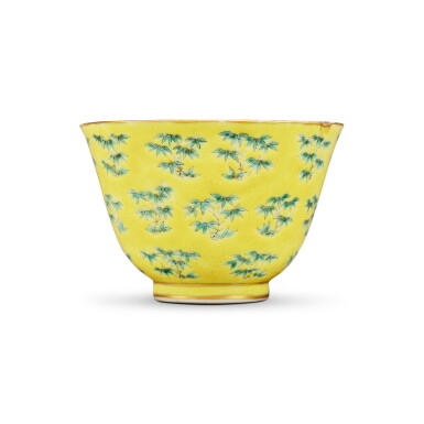 View full screen - View 1 of Lot 1025. A yellow-ground famille-rose 'bamboo' cup, Mark and period of Tongzhi | 清同治 黃地粉彩竹紋盃 《同治年製》款.