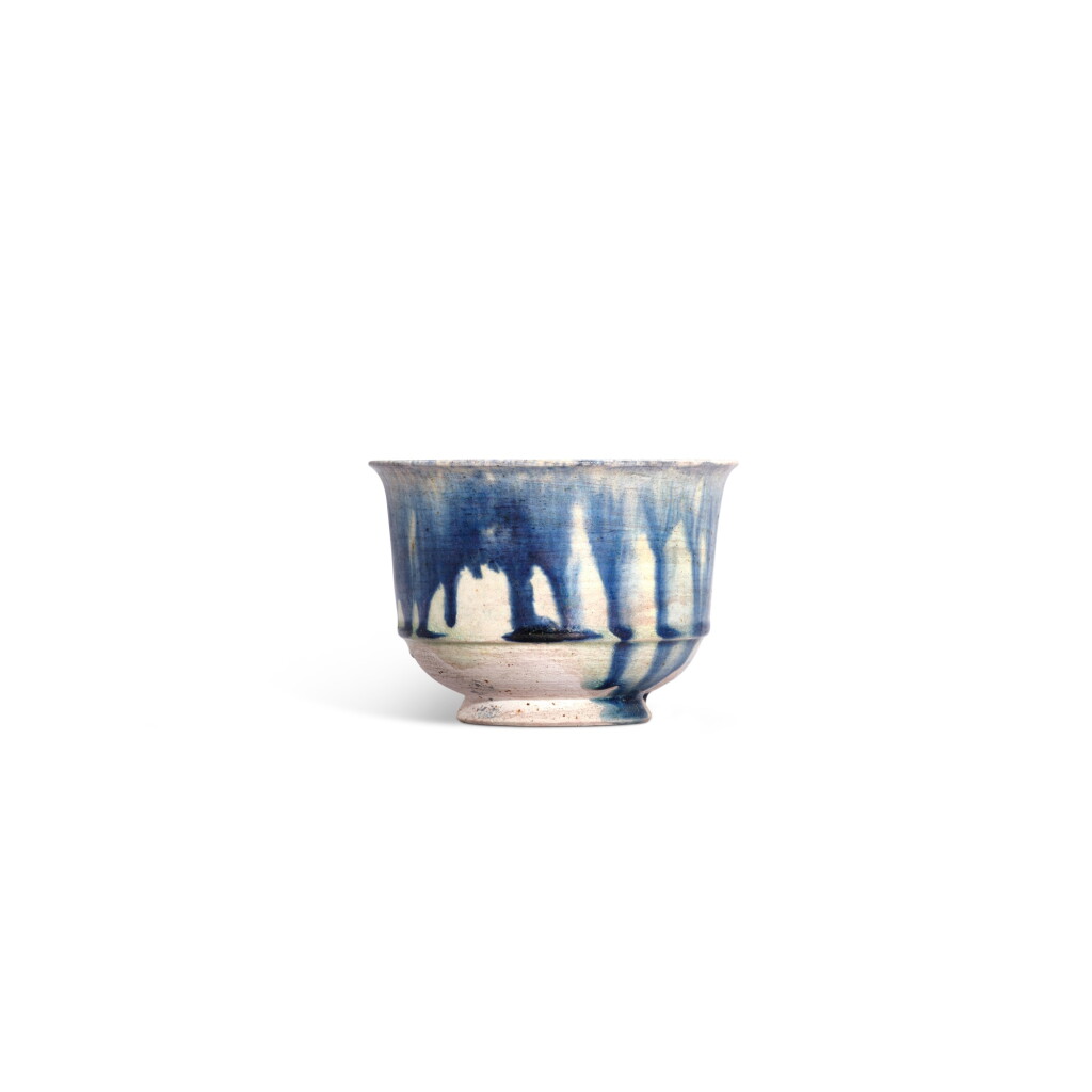 View full screen - View 1 of Lot 3455. A blue-glazed marbled cup, Tang dynasty | 唐 藍釉絞胎盃.