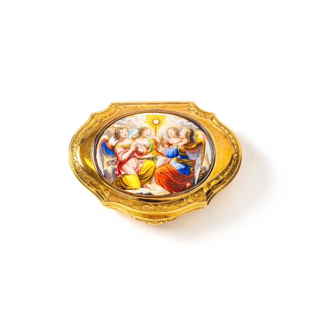 View full screen - View 1 of Lot 132. A gold and enamel snuff box, English, circa 1740.