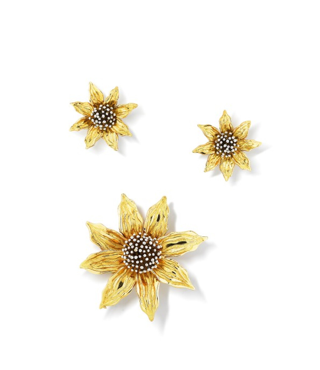 View full screen - View 1 of Lot 326. Chaumet | Demi-parure or | Gold demi-parure.