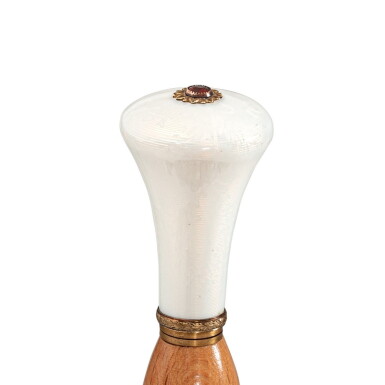 View full screen - View 1 of Lot 1122. A Fabergé jewelled gold and guilloché enamel parasol handle, workmaster Henrik Wigström, St Petersburg, 1904-1912.