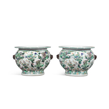 View full screen - View 1 of Lot 444. A pair of famille-verte decorated jardinières, 19th / 20th century | 十九 / 二十世紀 五彩瑞獸紋大缸一對.