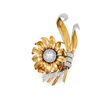 View full screen - View 1 of Lot 33. Gold and Diamond Brooch.
