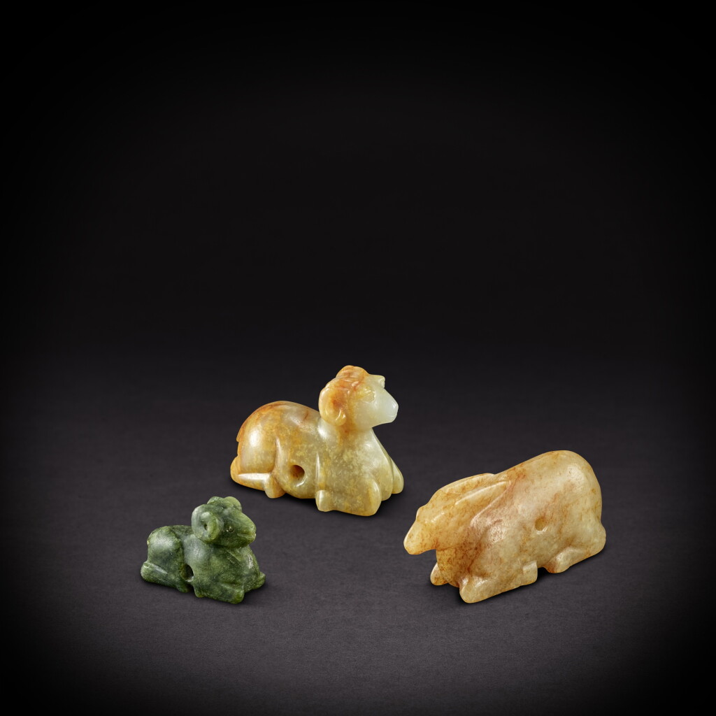 View full screen - View 1 of Lot 3530. Three jade rams, Ming dynasty or earlier | 明或更早 玉羊三件.
