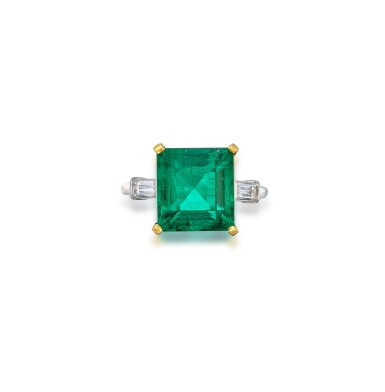 View full screen - View 1 of Lot 49. Emerald and Diamond Ring | 梵克雅寶 | 祖母綠及鑽石戒指.