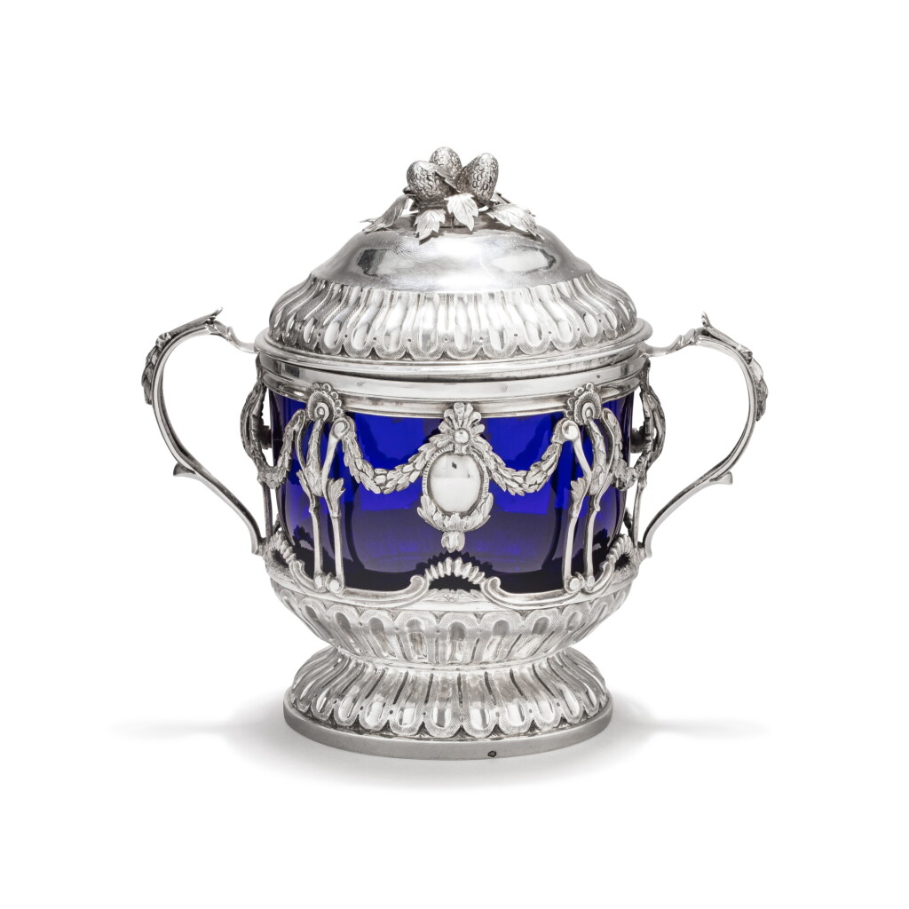 View full screen - View 1 of Lot 97. A silver covered sugar bowl, Noël Piton, Paris, 1776-1777 | Pot à sucre couvert en argent par Noël Piton, Paris, 1776-1777.