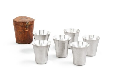 View full screen - View 1 of Lot 125. A set of six silver hunting beakers, five Brussels, 1788, maker's mark CE, one unmarked, within leather case | Ensemble de six gobelets de chasse en argent, cinq Bruxelles, 1788, poinçon d'orfèvre CE, un non poinçonné, dans un écrin en maroquin.