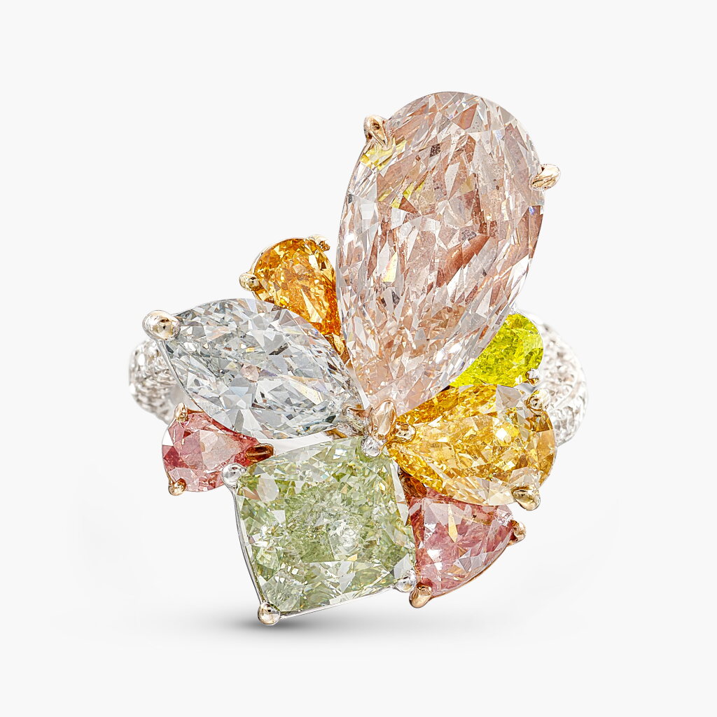 View full screen - View 1 of Lot 1765. Coloured Diamond and Diamond Ring | 彩色鑽石 配 鑽石 戒指.