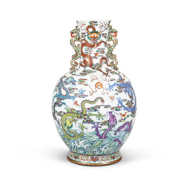 View full screen - View 1 of Lot 13. An exceptionally rare and large doucai 'nine dragon' vase, Seal mark and period of Qianlong | 清乾隆 鬪彩海水雲蝠九龍紋雙耳瓶 《大清乾隆年製》款.