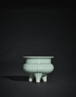 A Longquan celadon tripod incense burner, Southern Song dynasty | 南宋 龍泉青釉鬲式爐