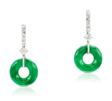 View full screen - View 1 of Lot 9183. PAIR OF JADEITE AND DIAMOND PENDENT EARRINGS | 天然翡翠 配 鑽石 吊耳環一對.