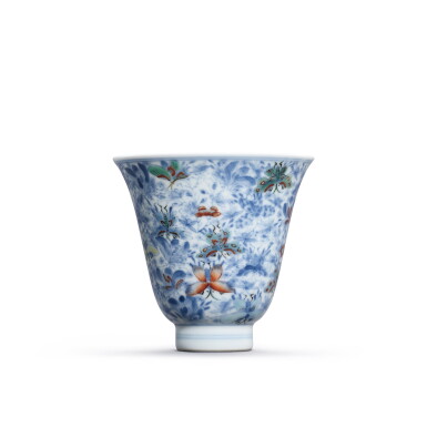 View full screen - View 1 of Lot 9304. A doucai 'butterfly' wine cup, Mark and period of Kangxi | 清康熙 闘彩蝶戀花紋鈴鐺盃 《大清康熙年製》款.
