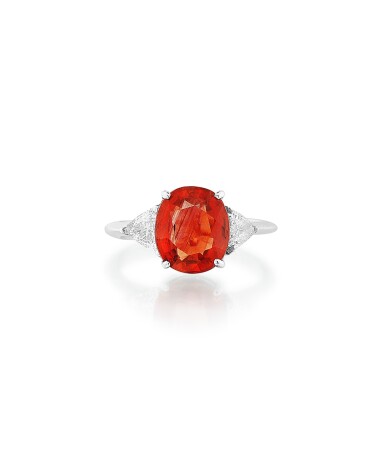 View full screen - View 1 of Lot 225. Bague rubis et diamants | Ruby and diamond ring.