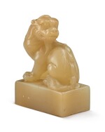 A 'MYTHICAL BEAST' SOAPSTONE SEAL BY YANG YUXUAN, 17TH CENTURY