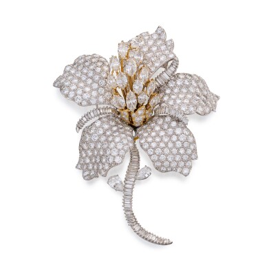 View full screen - View 1 of Lot 154. David Webb | Diamond Clip-Brooch 鑽石別針.