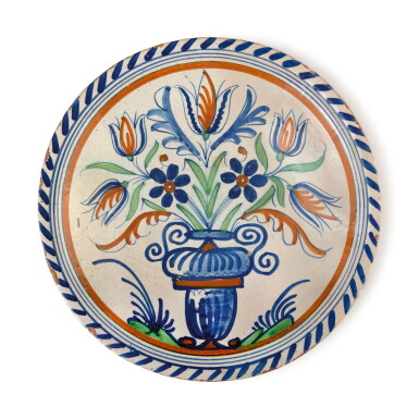 View full screen - View 1 of Lot 526. A NETHERLANDISH MAIOLICA POLYCHROME CHARGER, 17TH CENTURY.
