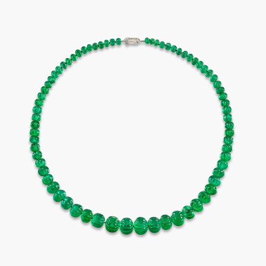 View full screen - View 1 of Lot 1810. Emerald Bead and Diamond Necklace, mount by Van Cleef & Arpels |「哥倫比亞」祖母綠 配 鑽石 項鏈 (祖母綠共重約438.84克拉), 梵克雅寶項鏈扣.