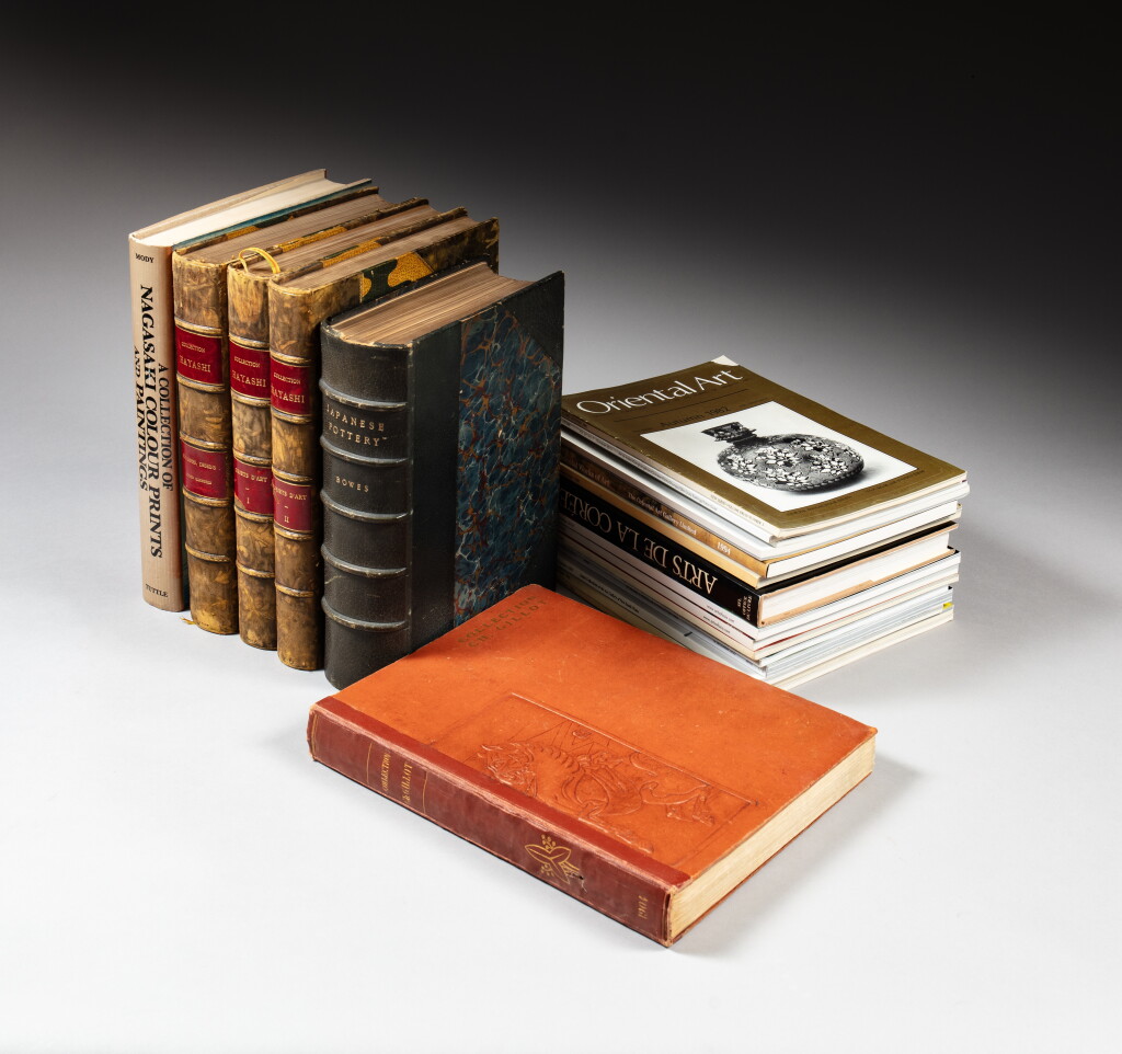 View full screen - View 1 of Lot 29. A group of approximately 90 reference books, auction and dealer catalogues on Japanese, Korean and Chinese art | 日本、韓國及中國藝術書籍 一組約九十本.