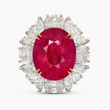 View full screen - View 1 of Lot 1628. Pink Sapphire and Diamond Ring | 15.21克拉 天然 未經加熱粉紅色剛玉 配 鑽石 戒指.