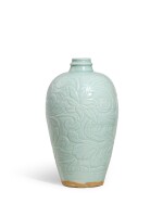 A rare qingbai 'floral' vase, meiping, Southern Song dynasty|南宋 青白釉劃花卉紋梅瓶