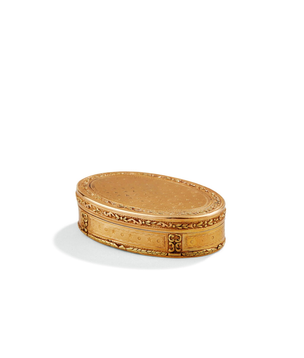 View full screen - View 1 of Lot 143. A SMALL OVAL GOLD BOX, PARIS, 1787-1788 | PETITE BOÎTE EN OR DE FORME OVALE, PARIS, 1787-1788 .