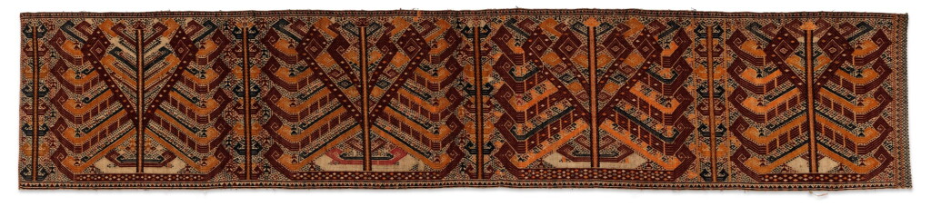 View full screen - View 1 of Lot 39. Tissu cérémoniel "à jonques" palepai, Lampung, Sumatra, Indonésie, 19e siècle | Ceremonial hanging "ship cloth" palepai, Lampung, Sumatra, Indonesia, 19th century.