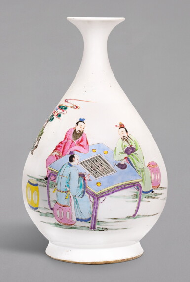 View full screen - View 1 of Lot 16. A LARGE ROSE-VERTE 'SCHOLARS' BOTTLE VASE, YUHUCHUN PING, QING DYNASTY, YONGZHENG PERIOD 清雍正 粉彩博弈圖玉壺春瓶.