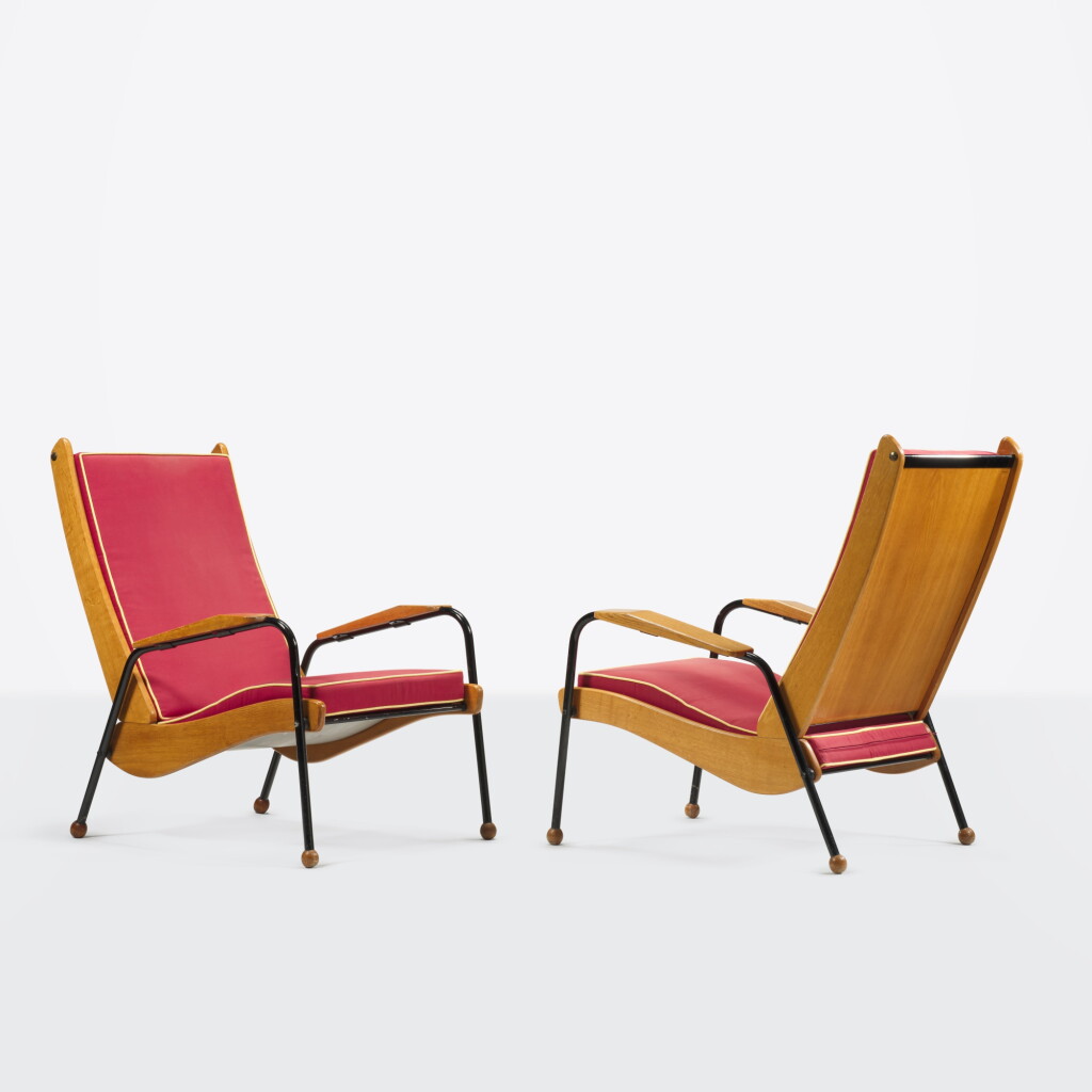 View full screen - View 1 of Lot 52. Paire de fauteuils Visiteur, modèle n°350.