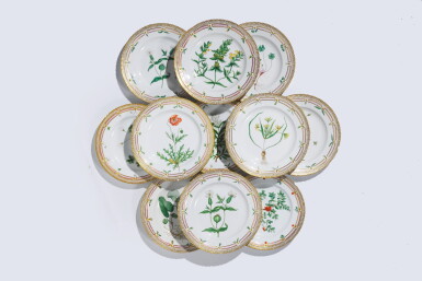 View full screen - View 1 of Lot 956. TWELVE ROYAL COPENHAGEN 'FLORA DANICA' DINNER PLATES, LATE 19TH CENTURY AND LATER.