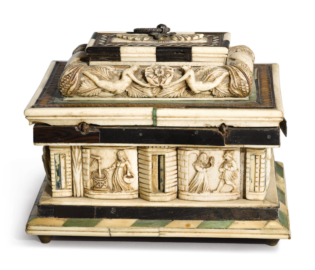 View full screen - View 1 of Lot 735. Casket.