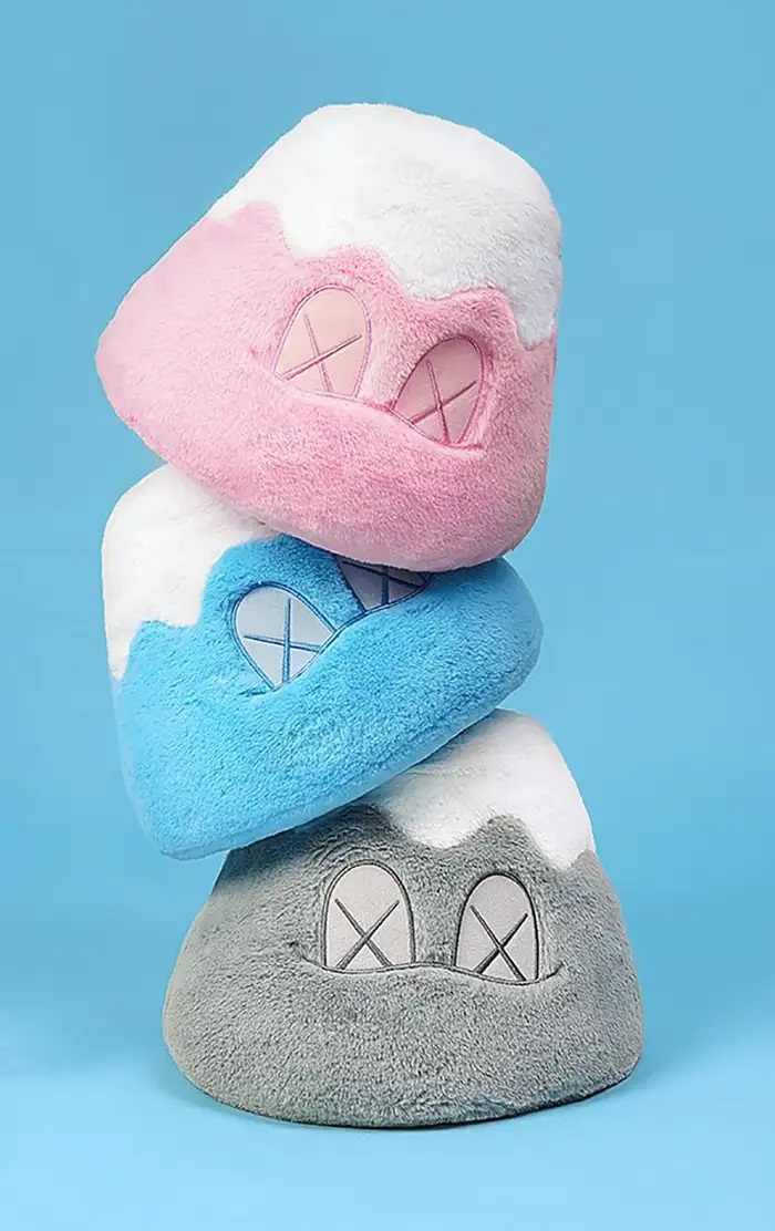 Collectible KAWS Exquisite Model Ornament | eBay