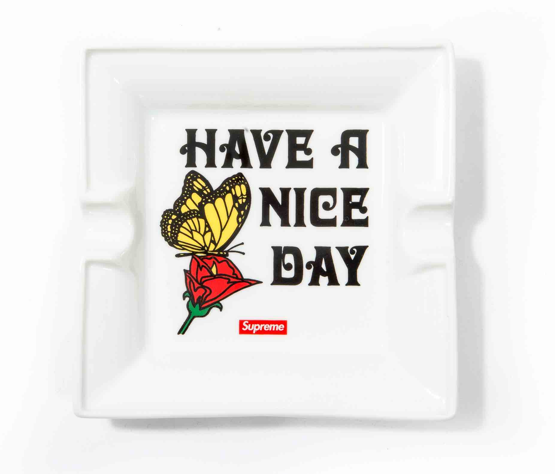 BLACK SUPREME ASHTRAYS, BANK \u0026 3 TABLE 