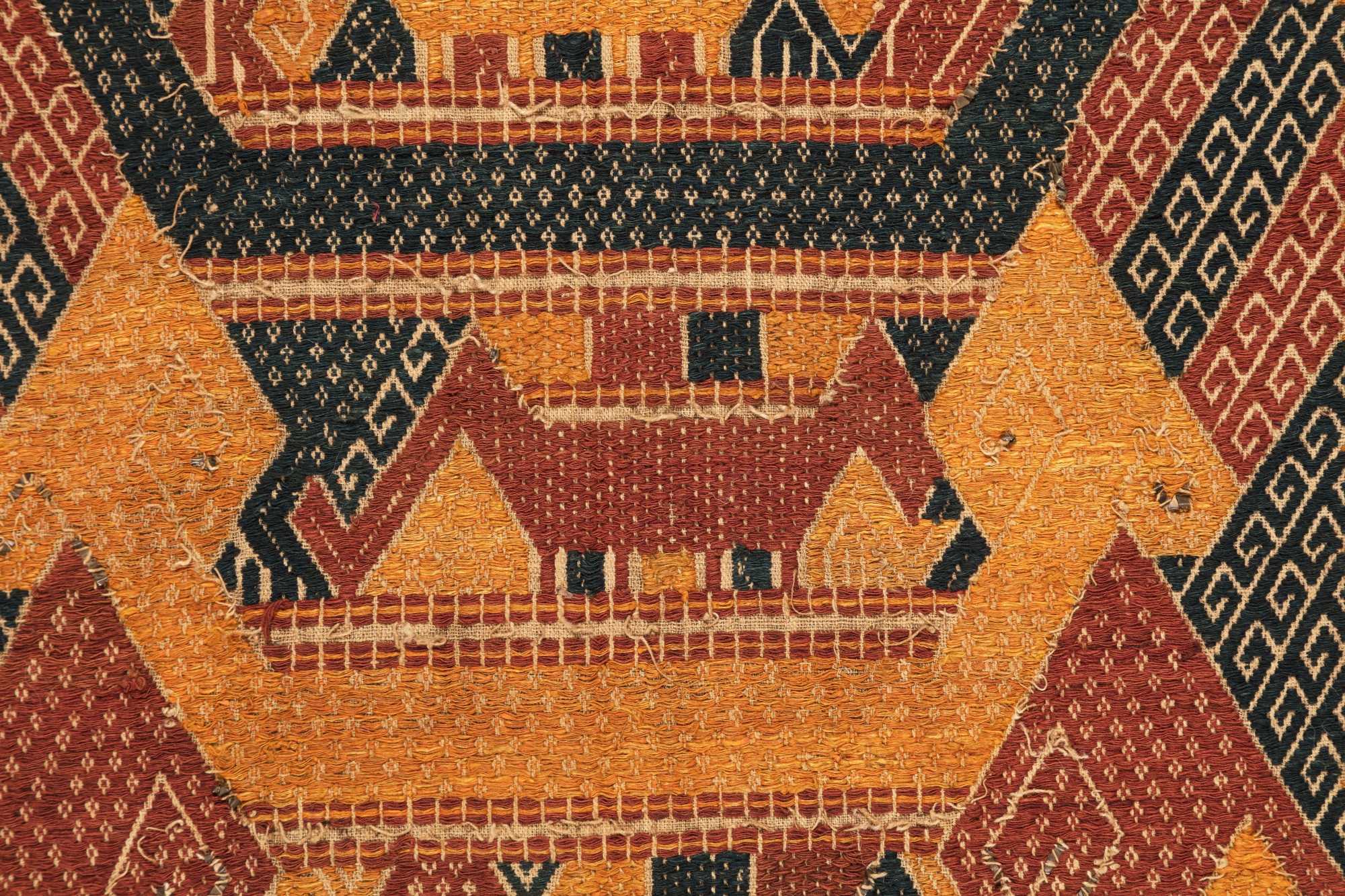 Textile ancien indonésien tissé à la main 223x123cm