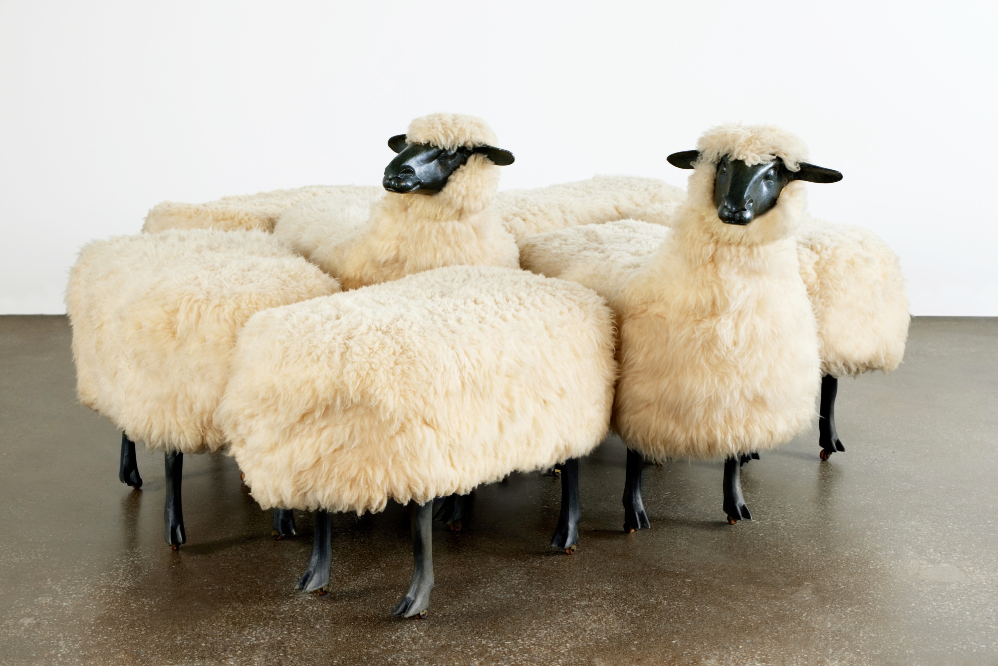 Originale Mouton De Laine En Terre Cuite Avec Tête Levée, Pour