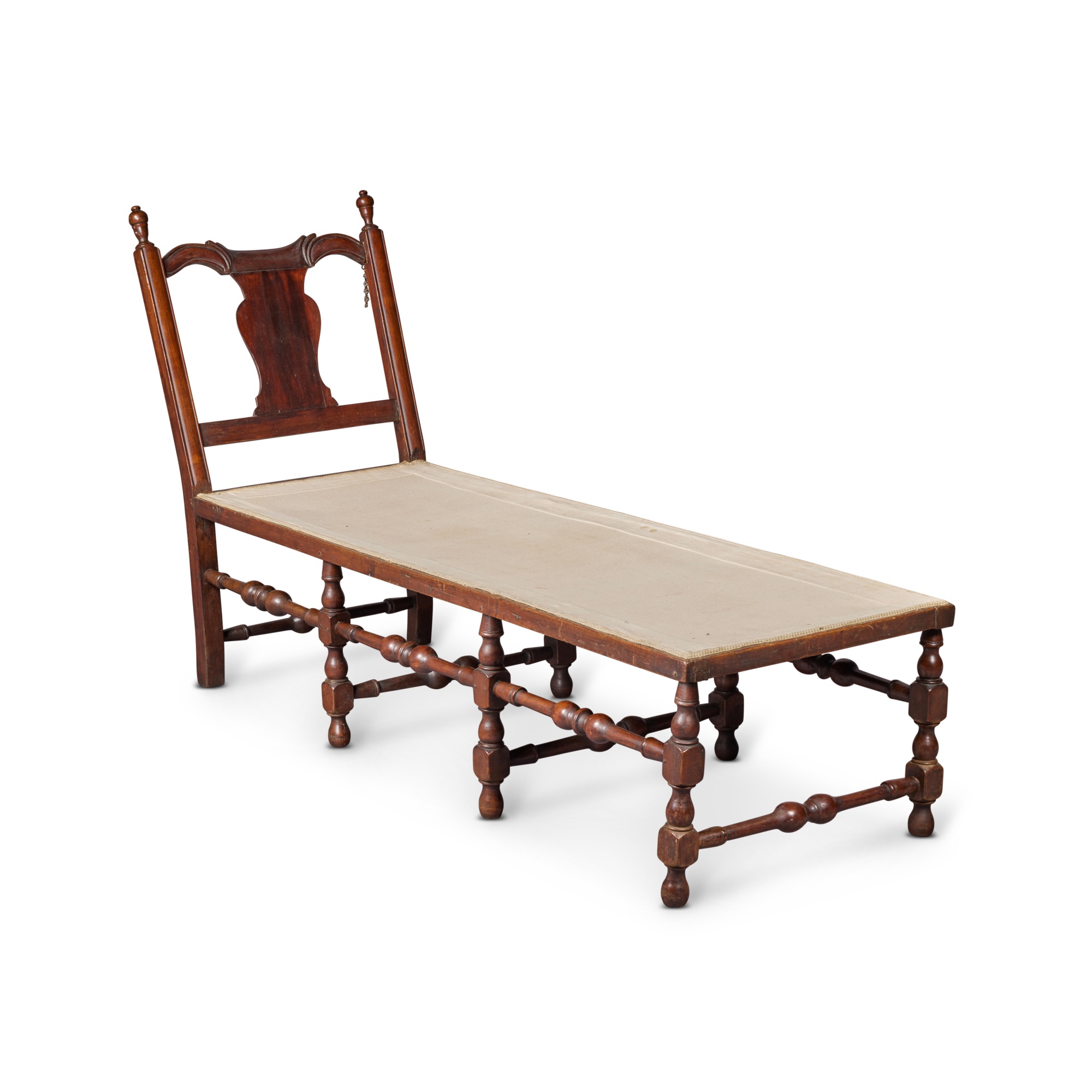 Queen Anne Carved and Turned Maple Daybed Circa 1735 The Kindig Collection Important American